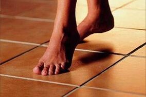 marcher pieds nus comme cause d'infection fongique